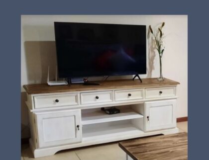 RACK TV ROMANA 1.40X40X65, EFECTIVO 15% OFF